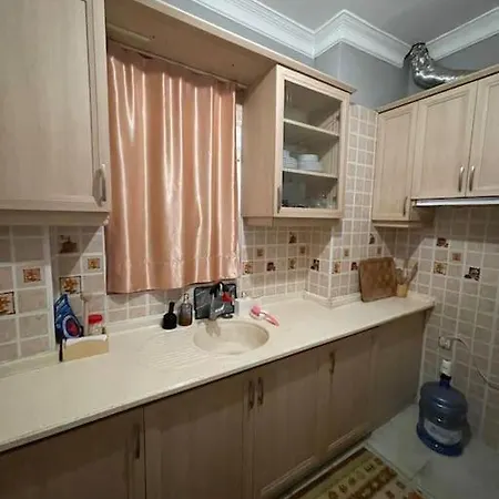 Cozy, Stylish, And Spacious In Central