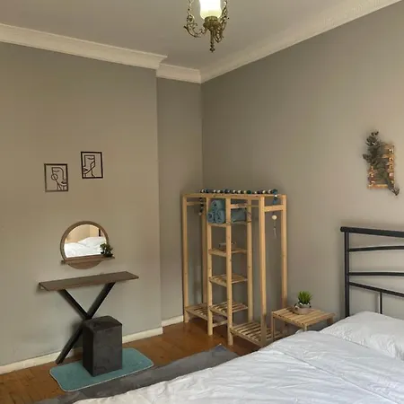 Cozy, Stylish, And Spacious In Central