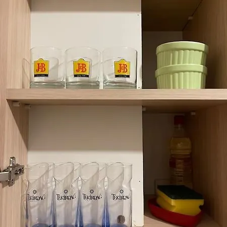 Cozy, Stylish, And Spacious In Central 아파트