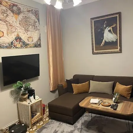 Cozy, Stylish, And Spacious In Central *